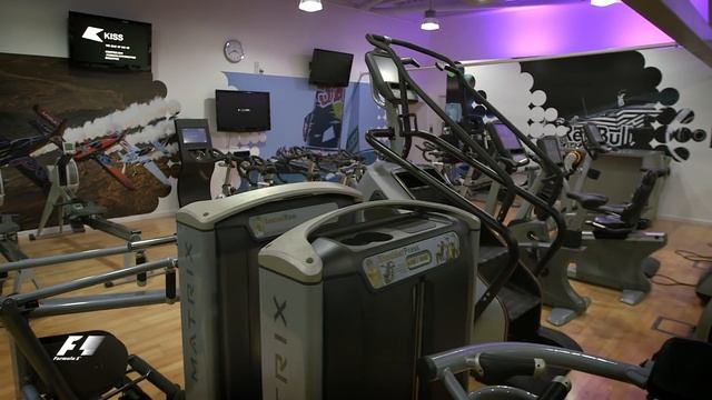 F1 Exclusive: Christian Horner's Red Bull Factory Tour смотреть онлайн