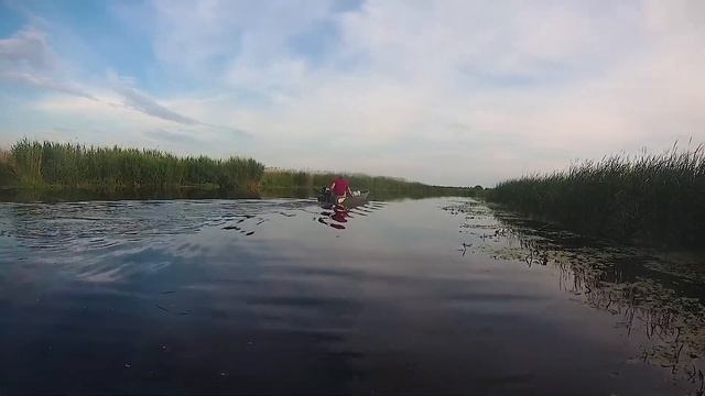 Самодельный ПЛОТ ИЗ ПОДДОНА / СПЛАВ НА ПЛОТУ 10 КМ смотреть онлайн