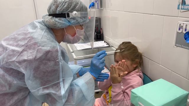 ПЦР тест на коронавирус как делается для детей - как берут анализ мазок Covid-19 в нос PCR test смотреть онлайн