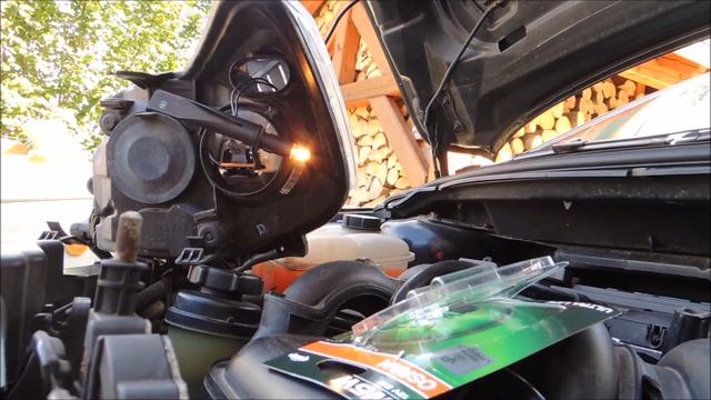 Replacement Parking light bulbs Ford Focus MK2 DIY (Výměna parkovacích žárovek) смотреть онлайн