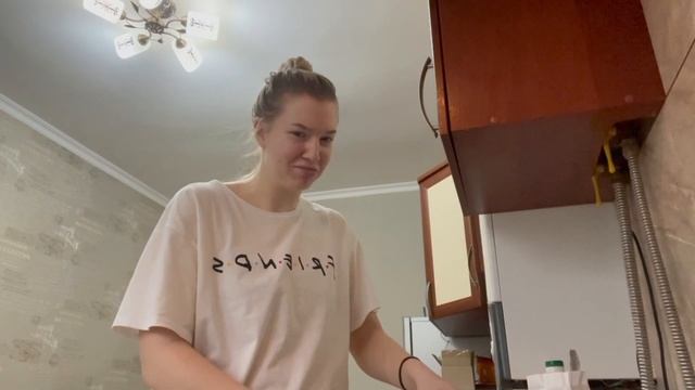 Иду на лазер | приехали наши подруги | готовлю блины первый раз в жизни | и многое другое смотреть онлайн