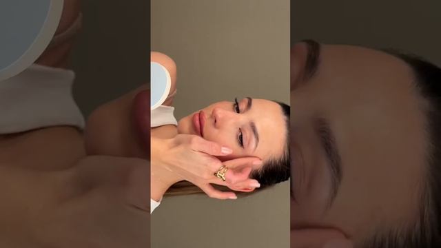 Эстетичные румяна Camellia от Rose.inc?#макияж #shorts #makeup #бьюти #trending смотреть онлайн