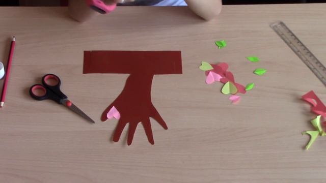 Делаем дерево с сердечками смотреть онлайн