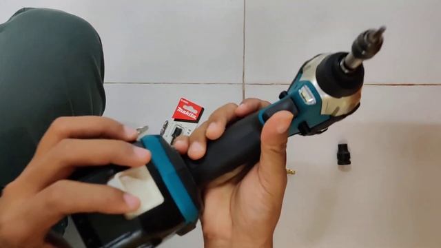 Makita DTD157 Cordless Impact Driver 18V , 140N.m , Slim Body