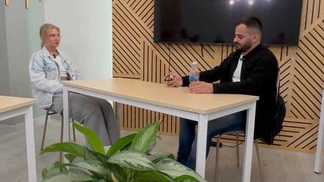 Заведомо выбираю заказчиков тех, кто разочаруется во мне,потому что моя мать разочаровывалась во мн смотреть онлайн