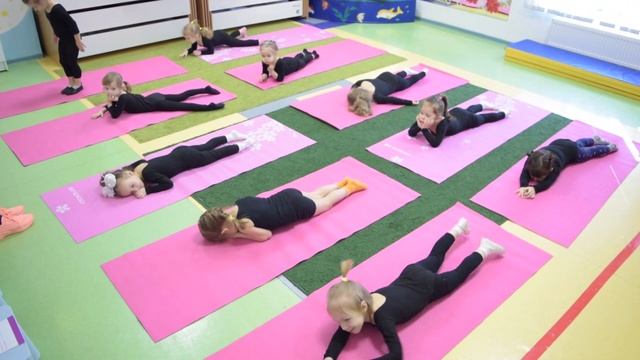 Художественная гимнастика для девочек в Приморском районе. Младшая группа смотреть онлайн