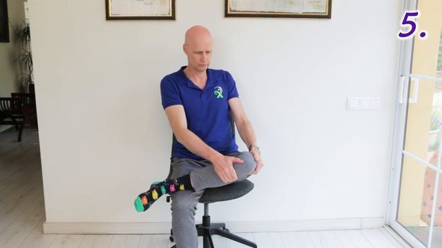 10 Ways To Sleep Better With SCIATICA & LOW BACK PAIN смотреть онлайн