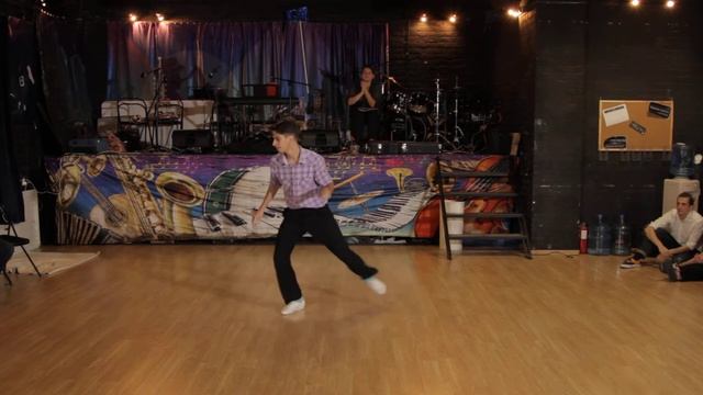 Танцкласс Открытие сезона, Даня - соло джаз смотреть онлайн