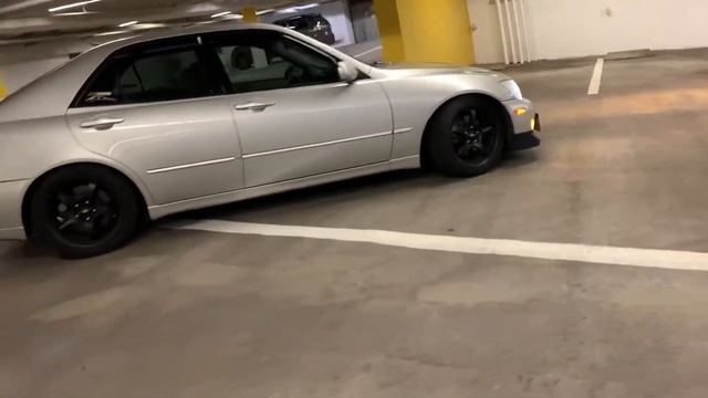 Quick Walk around on my 2003 Lexus IS300 смотреть онлайн