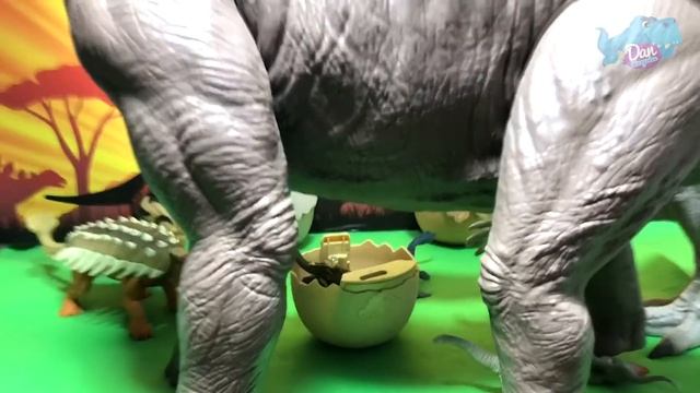 Hatch 11 Dinosaur Eggs with Jurassic World Dinosaur! смотреть онлайн