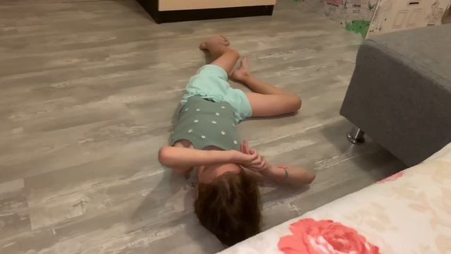 ВЛОГ Софии ПЛОХО! Не можем дождаться СКОРУЮ! Поехали в больницу! смотреть онлайн