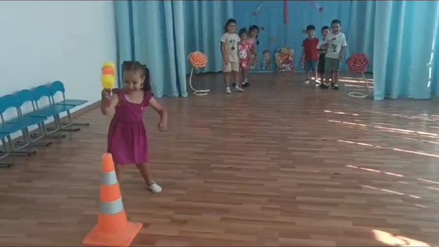 Летние дни проходят весело с задором смотреть онлайн