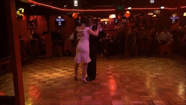 Dana Sakimova & Rodrigo Gárate "Y dicen que no te quiero" A. Troilo - F. Ruiz смотреть онлайн