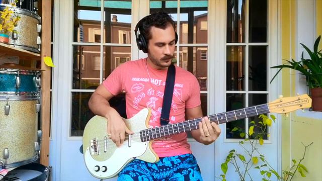 KAIDI TATHAM "Your dreams don't mean a thing" Riccardo Di Vinci bassplayer DANELECTRO BASS COVER смотреть онлайн