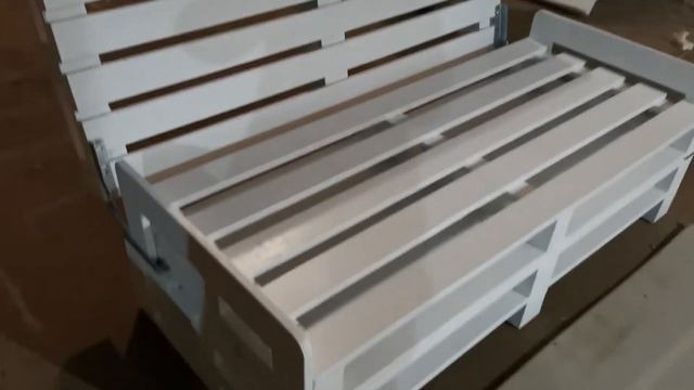 Диван раскладной из паллет - Folding sofa made of pallets смотреть онлайн
