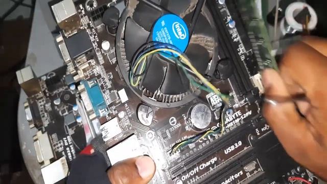 How To Repair Display Problem Tips Gigabyte GA-H81M-S2PV & Gigabyte GA-H81M-DS2V | Basic Hardware смотреть онлайн