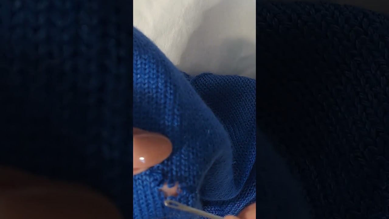Укорачиваем брюки, связанные лицевой гладью #Shorts смотреть онлайн