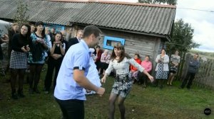 Танцы на свадьбе подборка прикольно танцуют