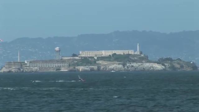 San Francisco Bay Alcatraz Island Prison Parasail Surfers and Boaters смотреть онлайн