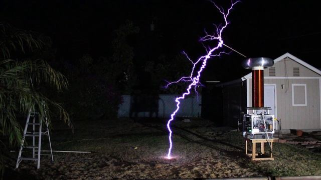 Giant 30kW Musical Tesla Coil Tetris Theme (Dance of the Sugar Plum Fairy) смотреть онлайн