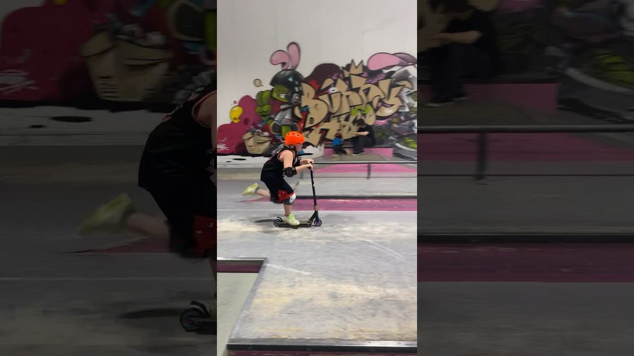 Тренировка Матвея с Гошей в скейт парке BunnyHop смотреть онлайн