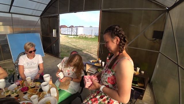 Сажаем спиреи. День рождения Сестренок! Едем в Шаманку! смотреть онлайн