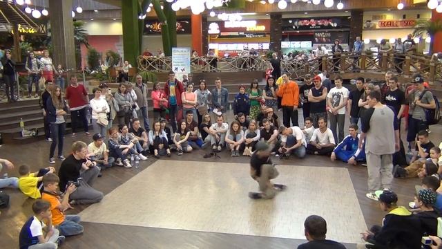 12 Bamb Ate vs Genetik, profi, 1I2 финала, Красная жара, Саратов 04 06 16 смотреть онлайн