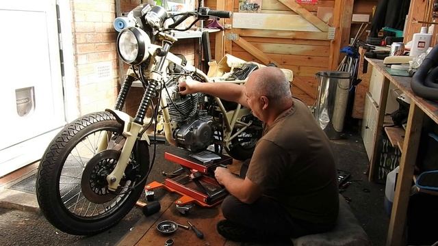 Suzuki GN 250 Big Bore Kit part 5 смотреть онлайн