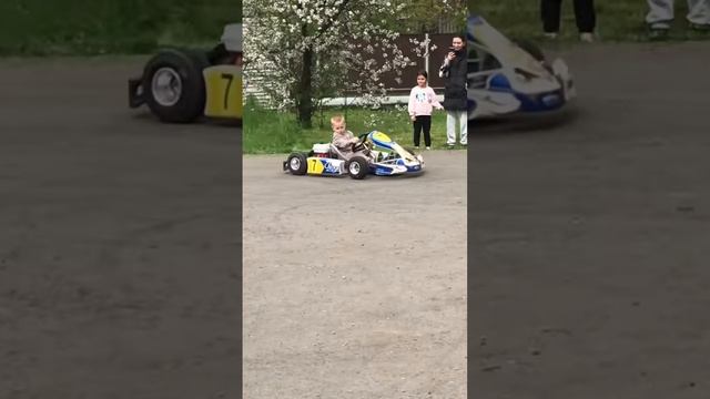 Захар сыпет на картинге. смотреть онлайн