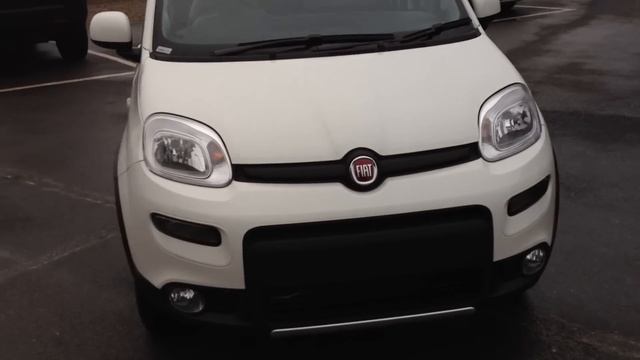 New 2013 Fiat Panda 4x4 Exterior Video смотреть онлайн