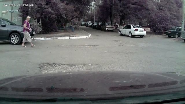 пестня хорошая,а дороги Волгоградских дворов... смотреть онлайн