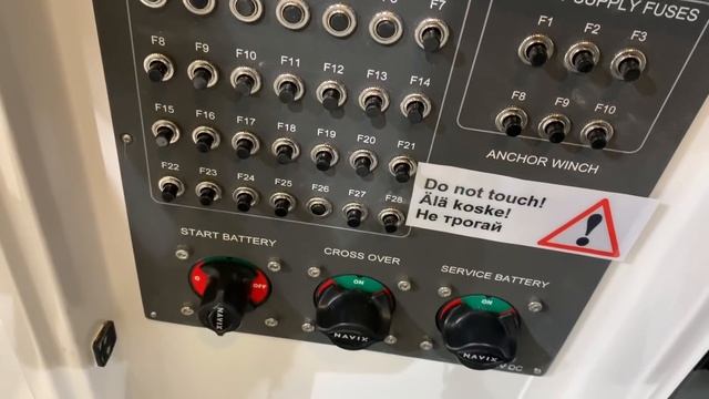 Рундук по колено - Parker 760 / Askeladden P76 Weekend смотреть онлайн