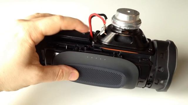Adding WAY TOO MUCH Magnetic Field to JBL Charge 4 Driver смотреть онлайн