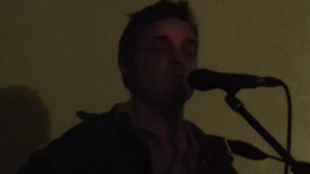 alahlove and pupple playing my j-200.MOV смотреть онлайн