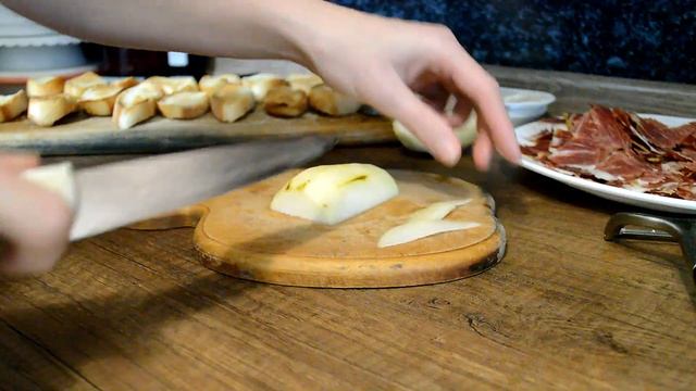 Брускетта с хамоном и грушей смотреть онлайн