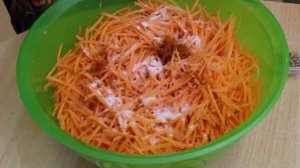 Хе из красной рыбы.  Хе из лосося.  Морковка по корейски с лососем. Пальчики оближешь.