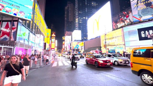 🇺🇸 New York City - Walking Times Square on a summer night 2022 [4K] смотреть онлайн