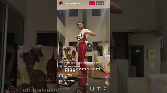KAYLA NICOLE DANCES ON LIVE AND FALLS OUT OF HER CHAIR !!💀 смотреть онлайн