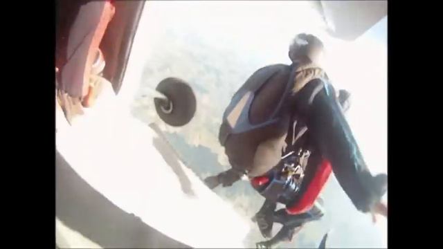 Я сделал это !!! С-у-у-у-пер. Прыжок с парашютом 04.06.11 смотреть онлайн