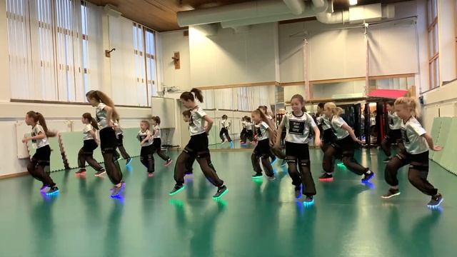 Star Dance. Uptown Funk. Stockholm. Flikor 8-12 år. Танец.