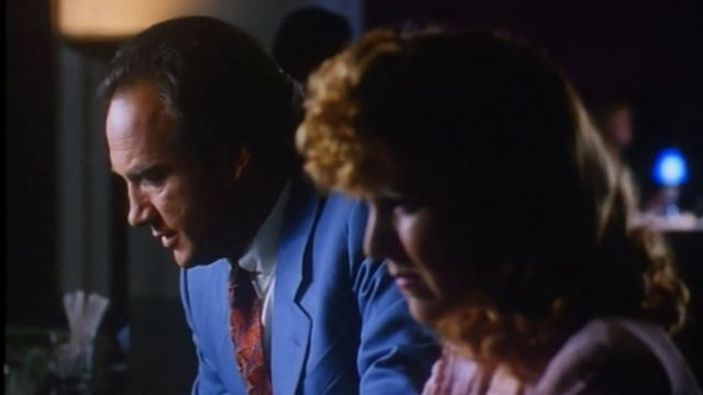 Почему все песни о любви? Дестини включает радио (1995) смотреть онлайн