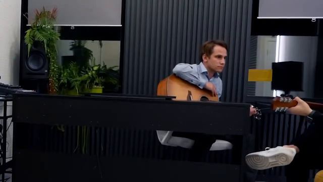 ГИТАРИСТ притворяется НОВИЧКОМ В МУЗЫКАЛЬНОЙ ШКОЛЕ   ПРАНК НАД УЧИТЕЛЯМИ ГИТАРЫ Ft   Boris Pranks 7