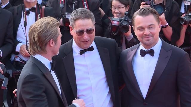 REPLAY - Brad Pitt, Leonardo DiCaprio, Margot Robbie et Quentin Tarantino enflamment la Croisette смотреть онлайн