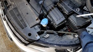 VW Tiguan 2008-2017 Headlight removal. How to remove the headlight unit on the Volkswagen Tiguan.