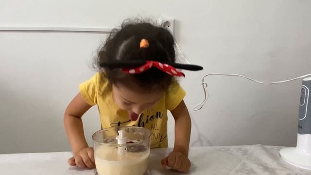 Кудряшка Альдана печёт творожный чизкейк смотреть онлайн