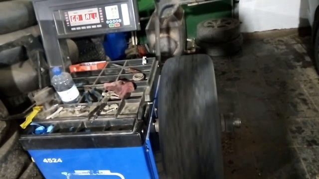 Шиномонтаж. Переобуваем авто по сезону смотреть онлайн