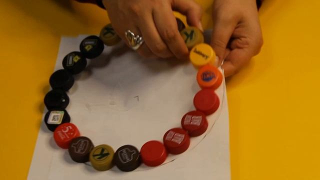 Мастер-класс: кашпо из пластиковых крышечек