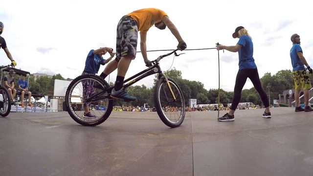 Side Jump (1m / 25 cm) - London Trials Battle смотреть онлайн