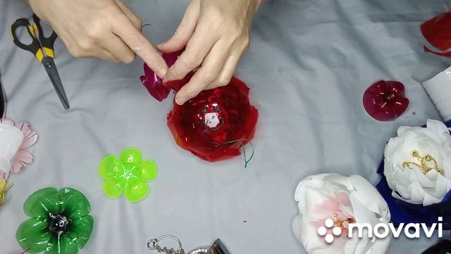 Как сделать красивую алую розу 🥀из ПЭТ бутылок смотреть онлайн