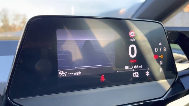 Approved Used Volkswagen ID.3 Family 58kWh Pro Performance 204PS | Oldham Volkswagen смотреть онлайн